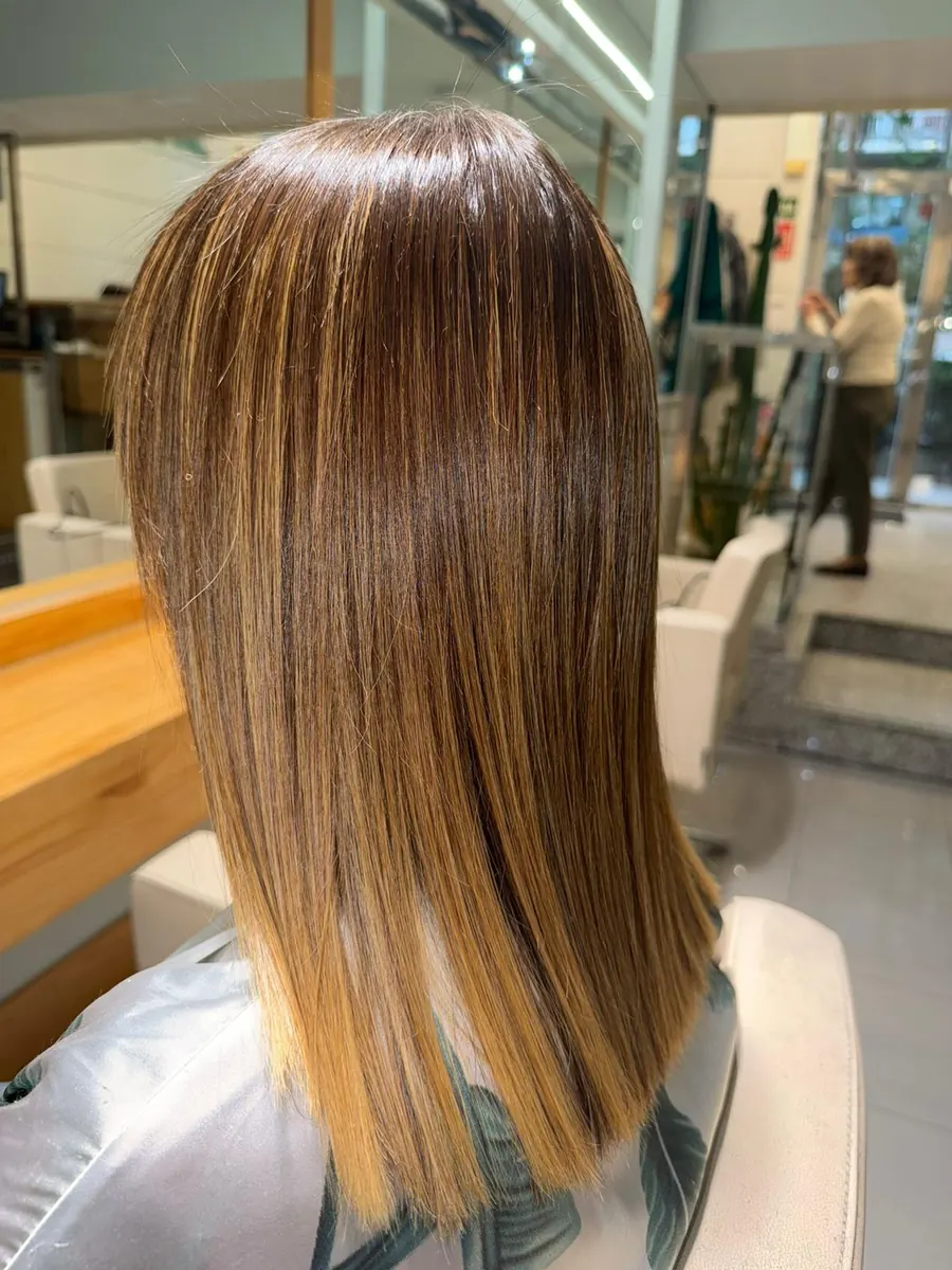 Mechas en media melena lisa en Tandem Hair